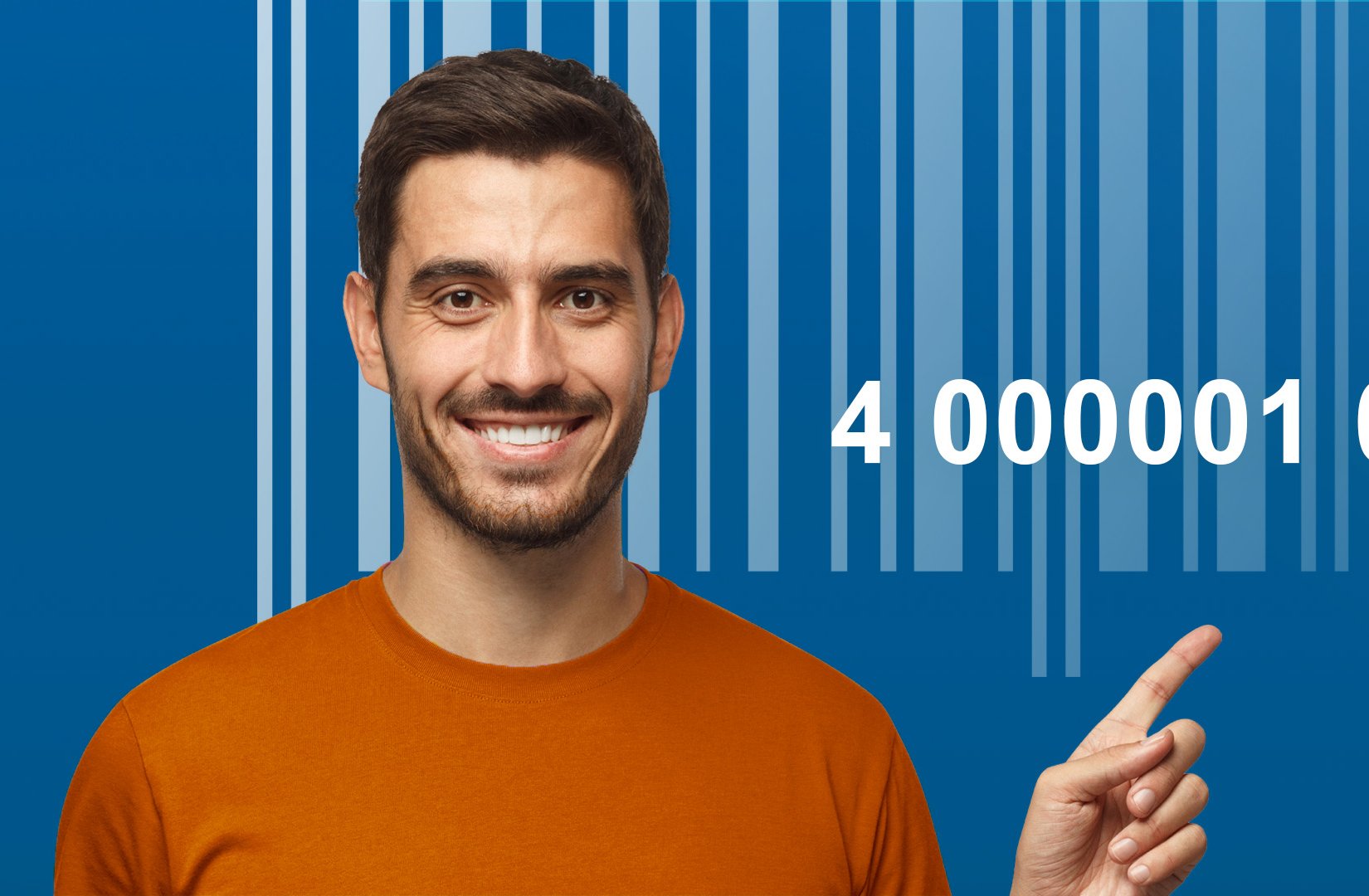 „Person zeigt vor blauem Barcode‑Hintergrund auf eine Zahlenfolge.“